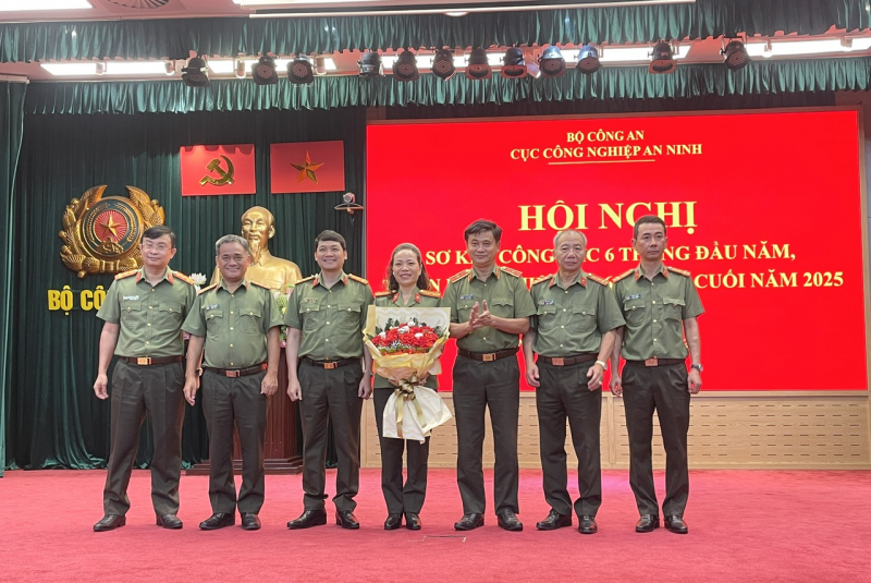 Công nghiệp an ninh -0