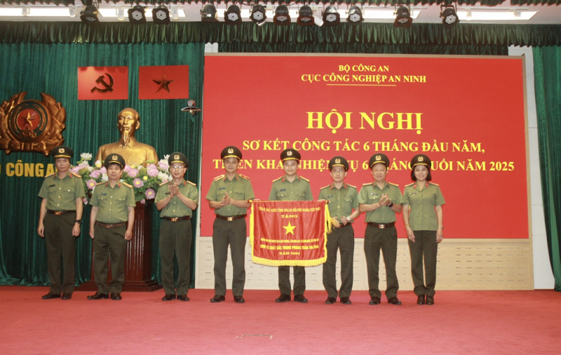 Công nghiệp an ninh -0