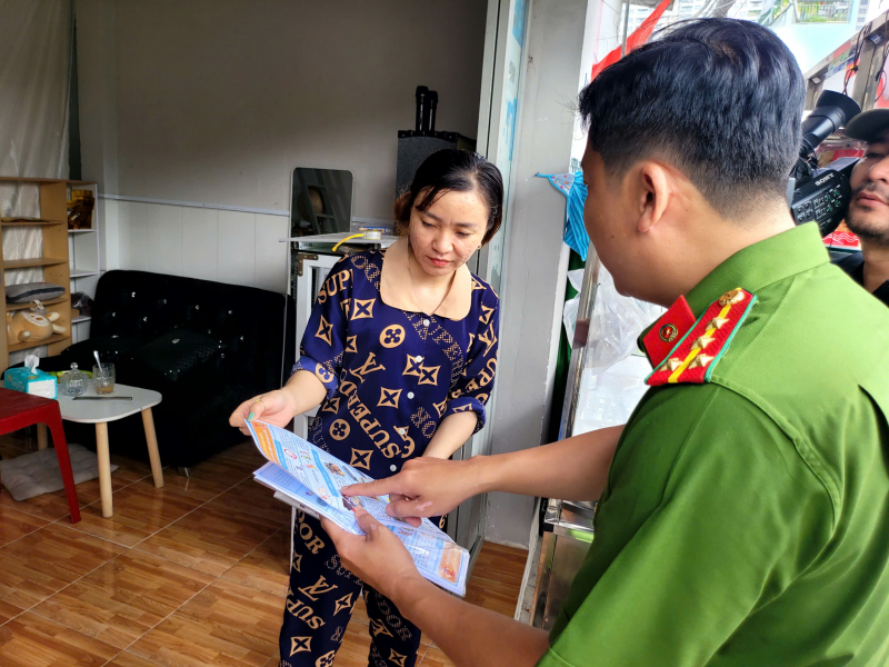 Ra quân kiểm tra, tuyên truyền an toàn phòng cháy chữa cháy tại nhà trọ, chung cư -7