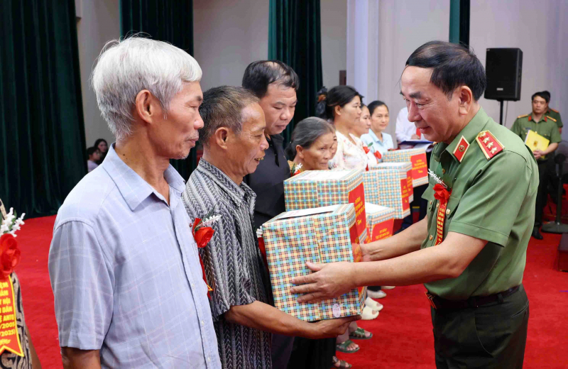 Chất lượng phong trào toàn dân bảo vệ ANTQ ở Nình Bình được nâng lên, đi vào chiều sâu -0