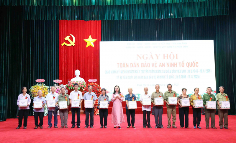 Chất lượng phong trào toàn dân bảo vệ ANTQ ở Nình Bình được nâng lên, đi vào chiều sâu -0