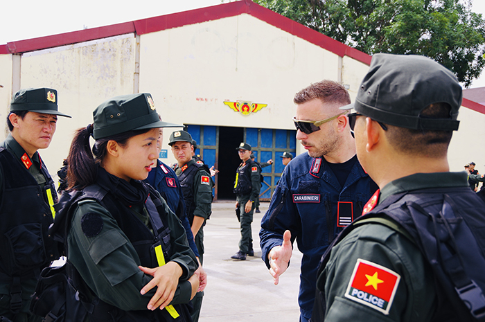 Cảnh sát gìn giữ hòa bình Việt Nam “vượt nắng, thắng mưa” tập luyện thực chiến của cùng chuyên gia Itali -0