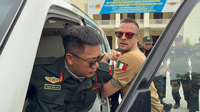 Cảnh sát gìn giữ hòa bình Việt Nam “vượt nắng, thắng mưa” tập luyện thực chiến của cùng chuyên gia Itali -0