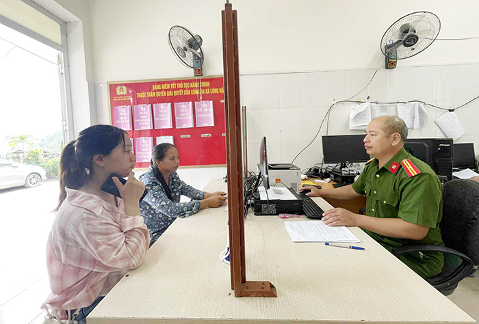 អ្នករស់នៅតាមព្រំដែនរំភើបចំពោះប្រតិបត្តិការរដ្ឋាភិបាលកម្រិតពីរ -0