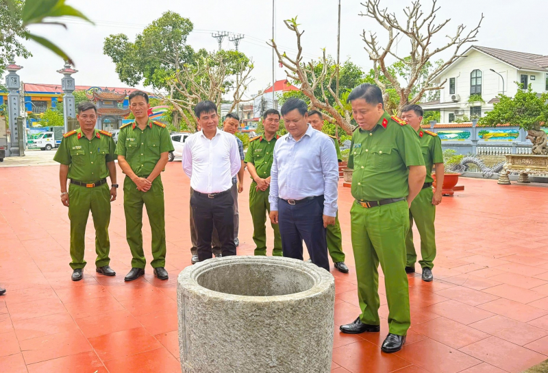 Bắt nhanh nhóm trộm cắp cổ vật trong đình -0