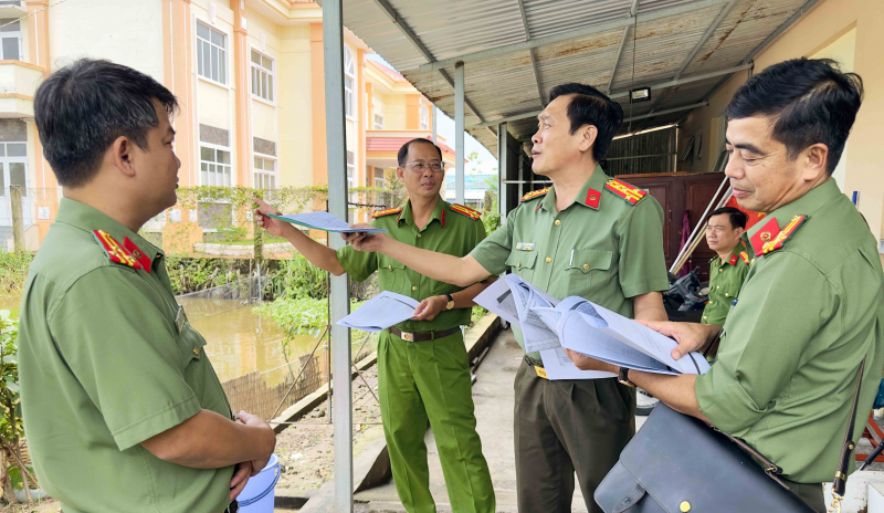 Xây dựng niềm tin của nhân dân đối với Công an cơ sở -2