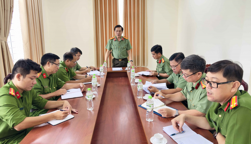 Xây dựng niềm tin của nhân dân đối với Công an cơ sở -3