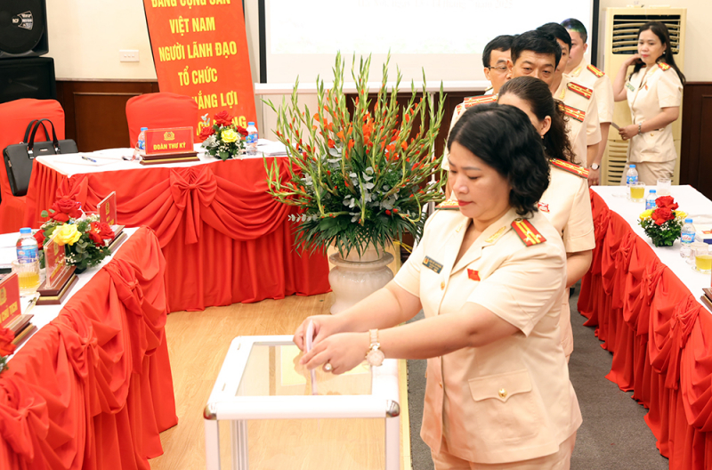 Tập trung đổi mới tư duy, nâng cao chất lượng đội ngũ cán bộ hồ sơ -0