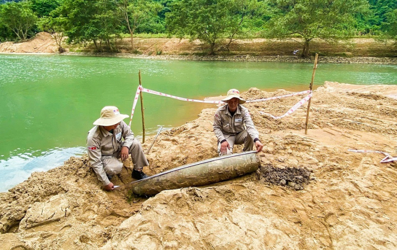 Xử lý thành công quả bom nặng hơn 220kg gần cửa động Phong Nha-Kẻ Bàng -0