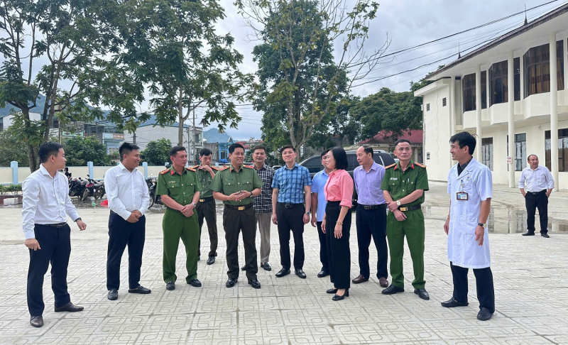 Đoàn công tác Văn phòng Bộ Công an làm việc tại xã Quản Bạ -0