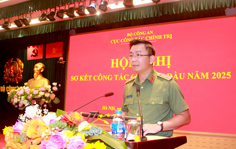 Phát huy vai trò của công tác chính trị -0