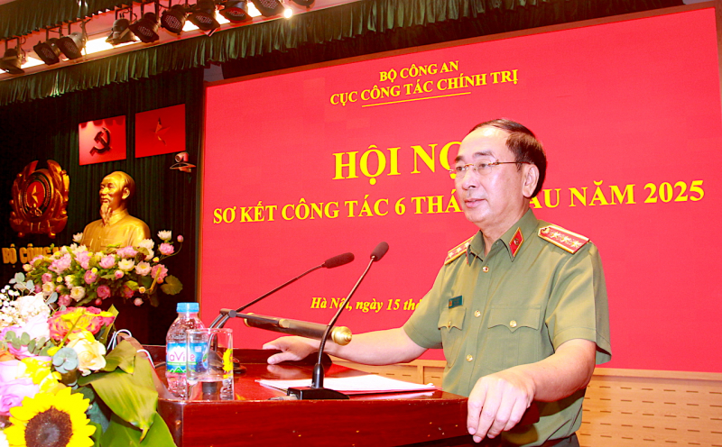 Phát huy vai trò của công tác chính trị -0