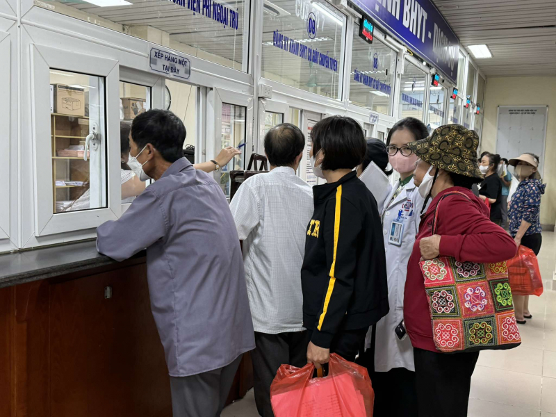 Đề xuất miễn, giảm viện phí với bệnh hiểm nghèo, thêm thuốc mới vào danh mục BHYT -0