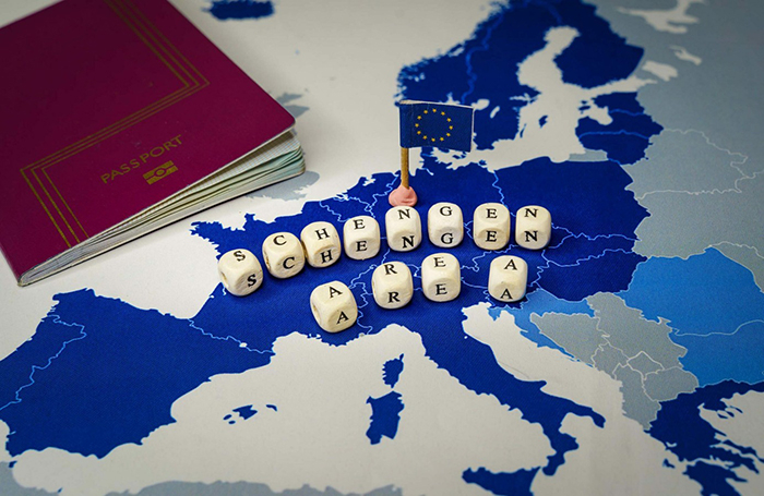 EU rạn vỡ: Hiệp ước Schengen trước bờ vực sụp đổ? -0