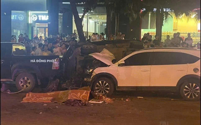 Xe tông liên hoàn ở Hà Nội, 1 người tử vong -0