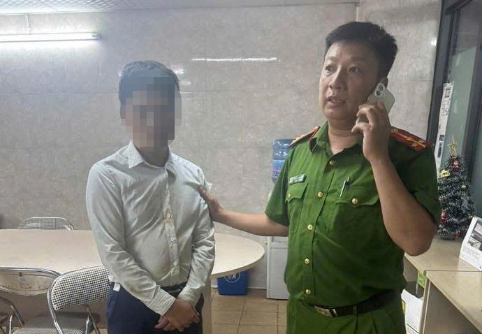 Xe tông liên hoàn ở Hà Nội, 1 người tử vong -0