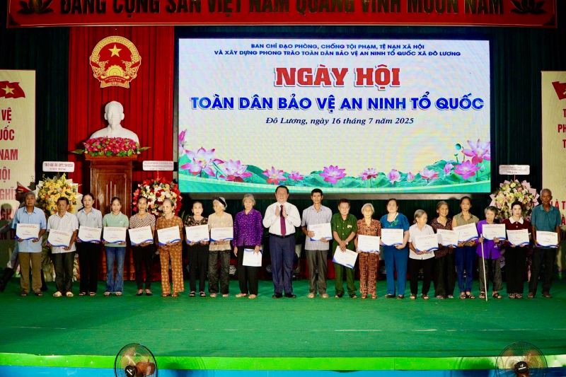 Rộn ràng ngày hội toàn dân bảo vệ ANTQ tại xã Đô Lương -0