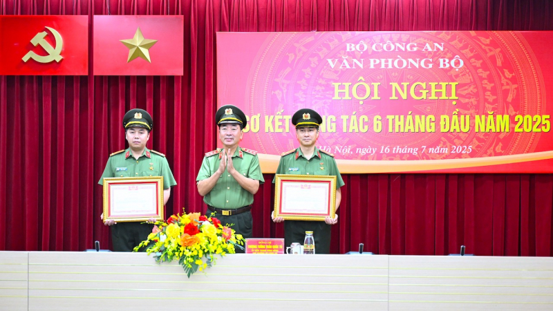 Phát huy vai trò tham mưu kịp thời, chính xác, mang tầm chiến lược của Văn phòng Bộ Công an -0