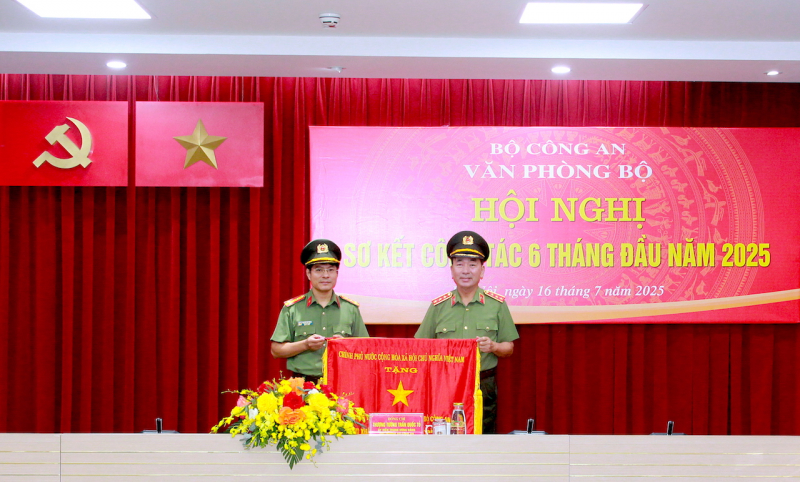 Phát huy vai trò tham mưu kịp thời, chính xác, mang tầm chiến lược của Văn phòng Bộ Công an -0