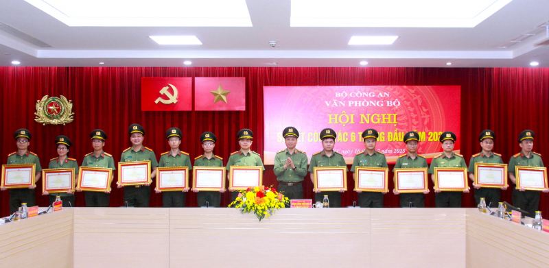 Phát huy vai trò tham mưu kịp thời, chính xác, mang tầm chiến lược của Văn phòng Bộ Công an -1