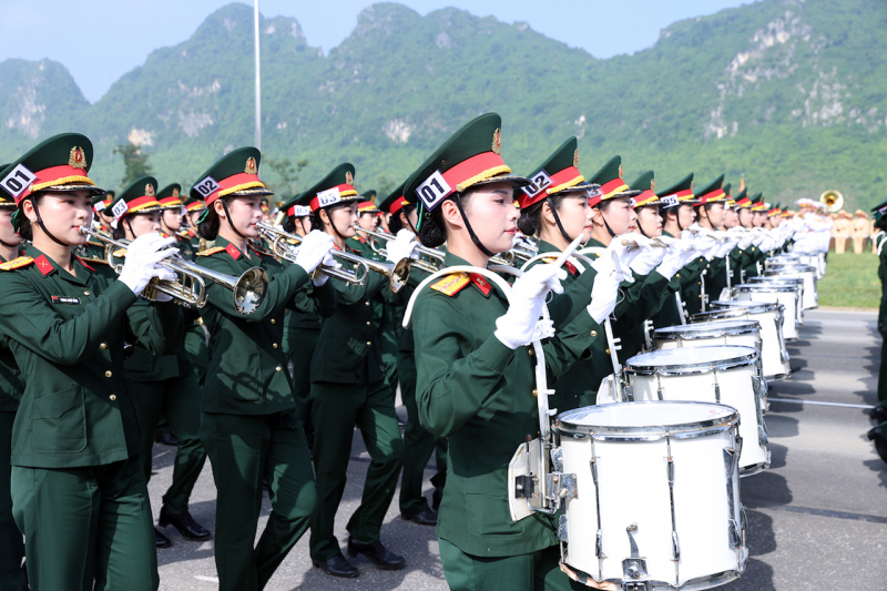 Ấn tượng với 43 khối đi tổng hợp luyện diễu binh, diễu hành A80 -0