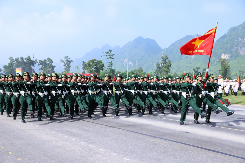 Ấn tượng với 43 khối đi tổng hợp luyện diễu binh, diễu hành A80 -2