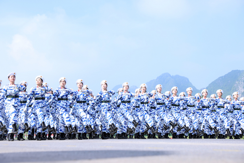 Ấn tượng với 43 khối đi tổng hợp luyện diễu binh, diễu hành A80 -1