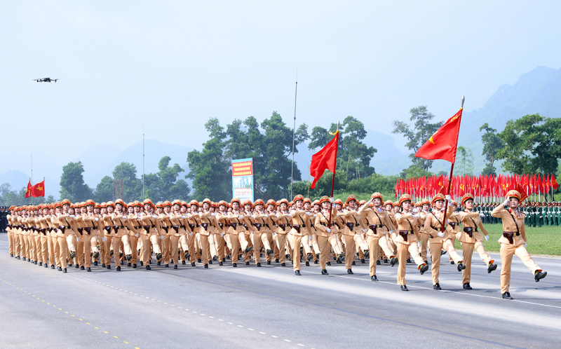 Ấn tượng với 43 khối đi tổng hợp luyện diễu binh, diễu hành A80 -3