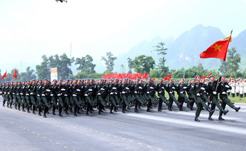 Ấn tượng với 43 khối đi tổng hợp luyện diễu binh, diễu hành A80 -9