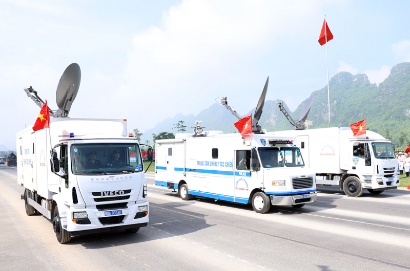 Loạt phương tiện đặc chủng của Công an, Quân đội diễu hành A80 -3