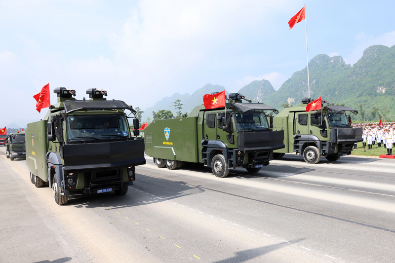 Loạt phương tiện đặc chủng của Công an, Quân đội diễu hành A80 -7