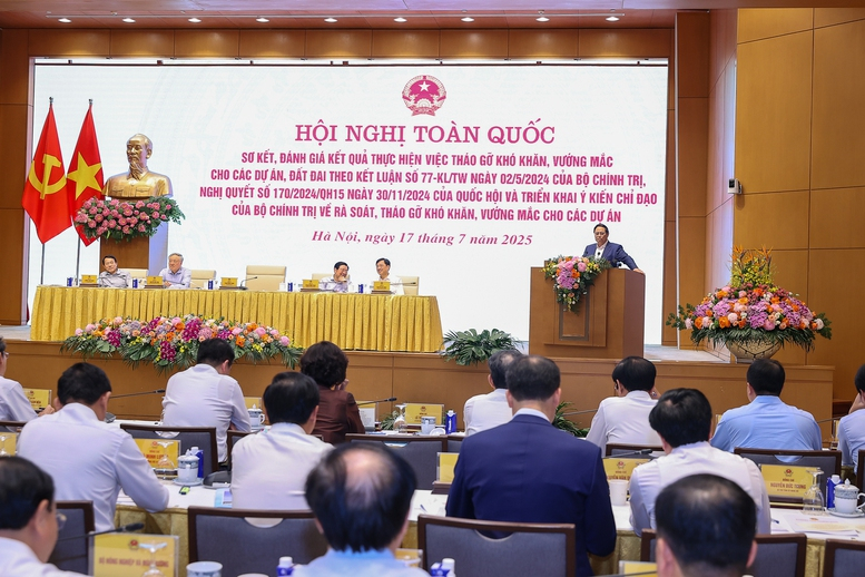 Thủ tướng: Tháo gỡ vướng mắc cho gần 3.000 dự án tồn đọng với tinh thần '6 rõ' -0