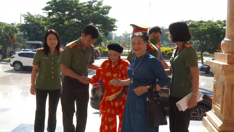 Nhiều hoạt động tri ân Mẹ Việt Nam anh hùng, thương, bệnh binh, gia đình chính sách trên địa bàn tỉnh Hưng Yên -0