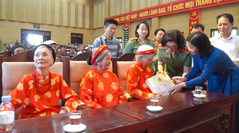 Nhiều hoạt động tri ân Mẹ Việt Nam anh hùng, thương, bệnh binh, gia đình chính sách trên địa bàn tỉnh Hưng Yên -0