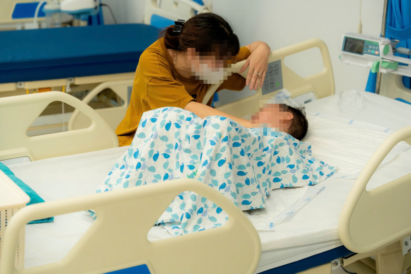 Sức khoẻ 2 cháu bé trong vụ TNGT liên hoàn ở Hà Nội giờ ra sao? -0