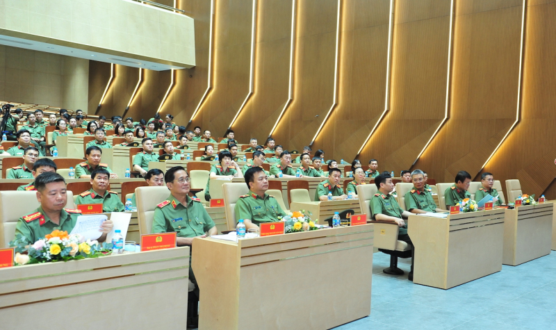Phát huy tinh thần “an ninh chủ động”, nắm chắc tình hình toàn diện các mặt công tác an ninh điều tra -0