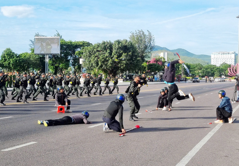 Màn võ thuật ấn tượng ngày ra quân đợt cao điểm tấn công trấn áp tội phạm -3