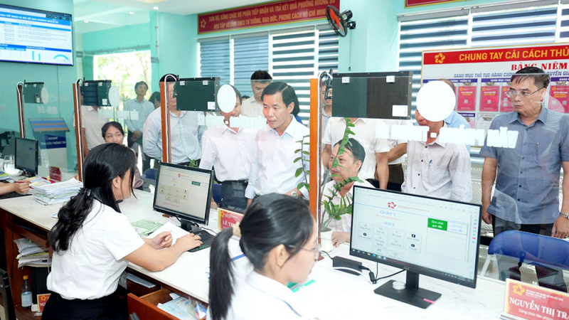 TP Huế: Quyết liệt, sáng tạo giải quyết thủ tục hành chính cấp xã, phường -0