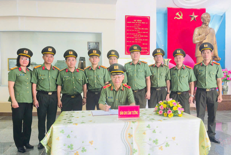 “Địa chỉ đỏ” lưu giữ, tôn vinh truyền thống anh hùng của lực lượng CAND