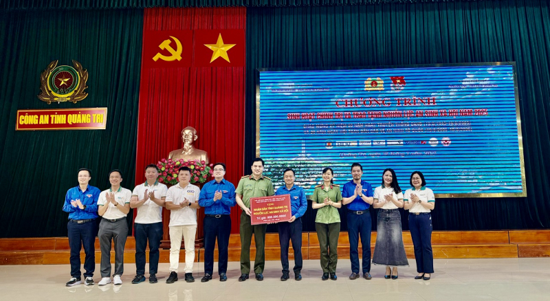 Hành trình về nguồn, tri ân và sẻ chia của tuổi trẻ CAND tại Quảng Trị -0