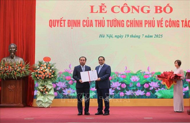 Thủ tướng Phạm Minh Chính trao Quyết định bổ nhiệm quyền Bộ trưởng Bộ Nông nghiệp và Môi trường -0