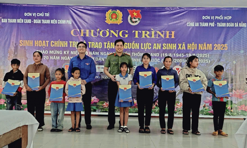 Chương trình “Về nguồn” kết hợp các hoạt động an sinh xã hội ý nghĩa tại Đà Nẵng -0