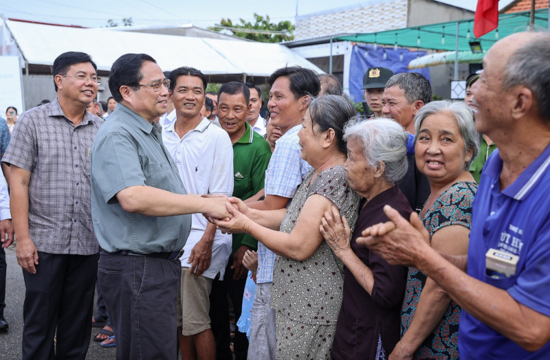 Thủ tướng tưởng niệm, tri ân các anh hùng liệt sĩ, người có công tại tỉnh An Giang -1
