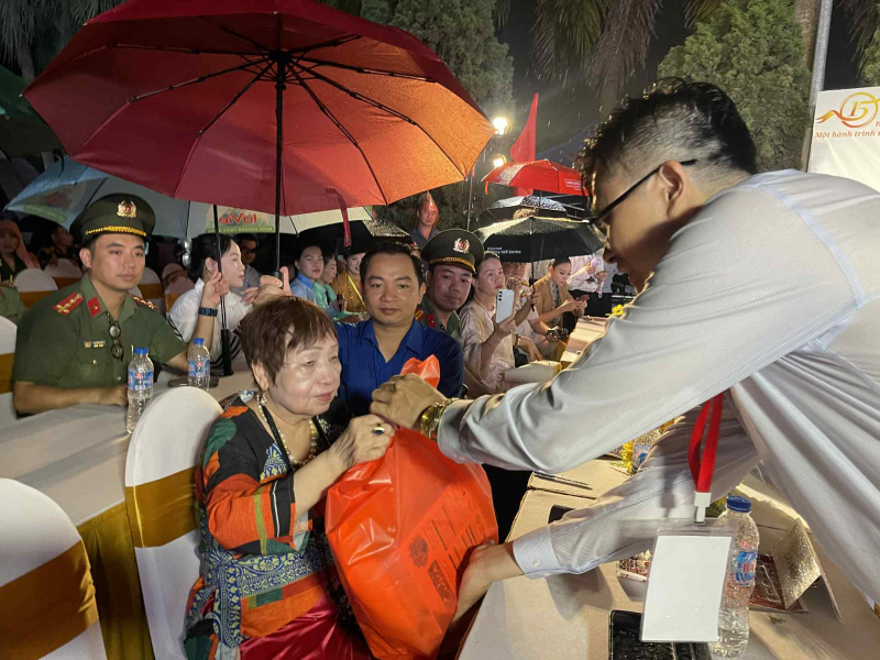 ddb57eea-050e-4593-9f78-d408b870bf03.jpeg -1