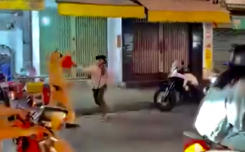 Đang xác minh xử lý nhóm người say xỉn có biểu hiện chống người thi hành công vụ -0