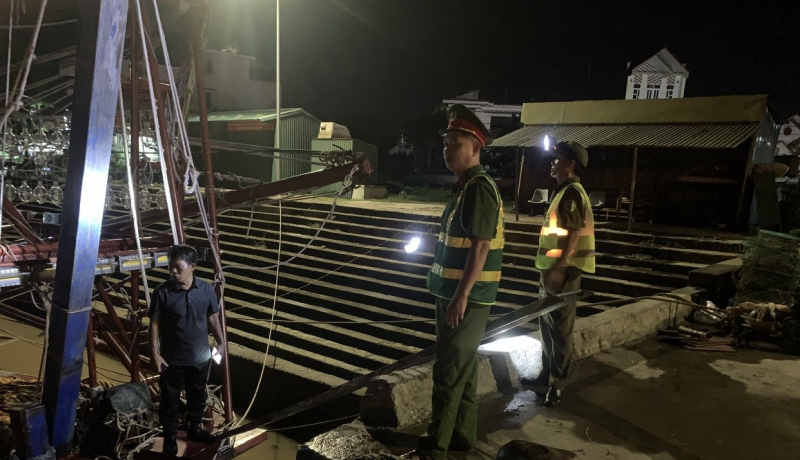 Công an Hải Phòng và Quảng Ninh đồng hành cùng người dân phòng chống bão số 3 -5