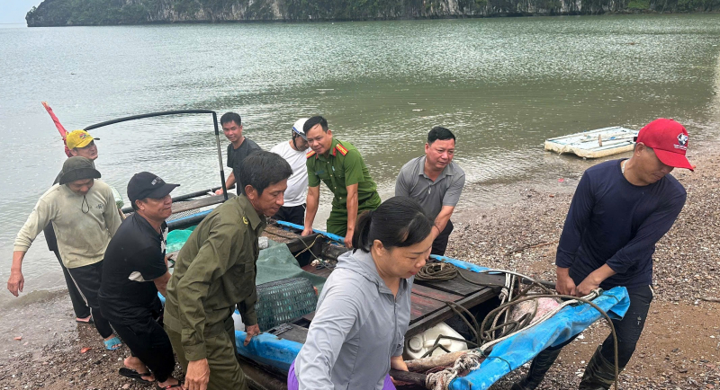 Công an Hải Phòng và Quảng Ninh đồng hành cùng người dân phòng chống bão số 3 -2