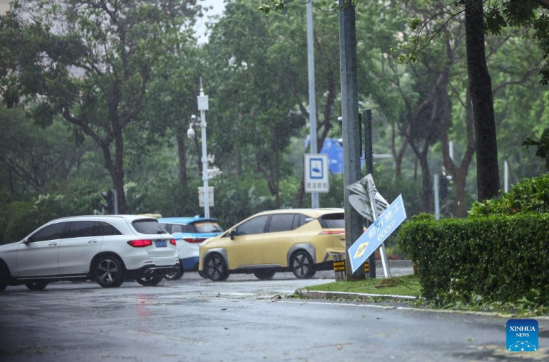 Cận cảnh sức tàn phá của bão Wipha khi đổ bộ Trung Quốc -0