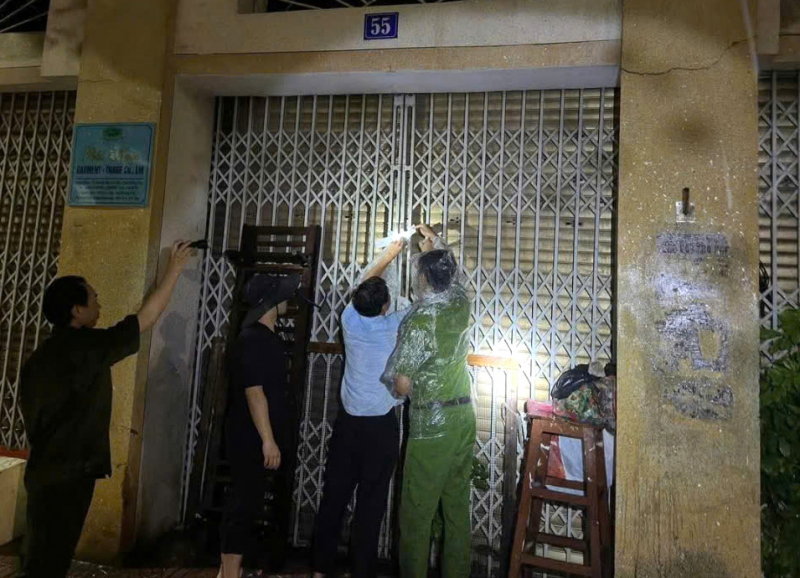 Ấm lòng bữa cơm ngày bão -0