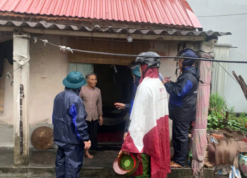 Công an tỉnh Ninh Bình trực và ứng trực sẵn sàng đảm bảo các yêu cầu phòng, chống mưa lũ -0